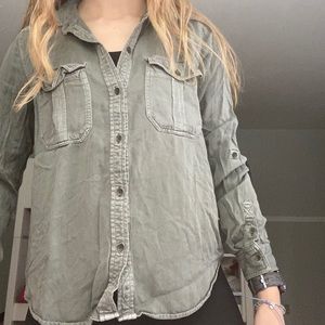 American Eagle Button Up